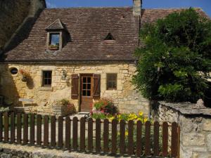 El edificio en el que está la casa vacacional