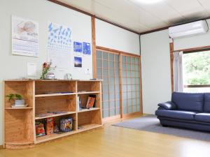 Posezení v ubytování 一棟貸切の宿 えんの家