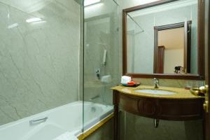 Vannituba majutusasutuses Du Parc Hotel Dalat