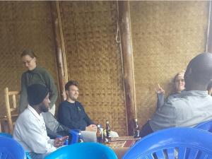 Clientes alojados en Weaver Bird Hostel
