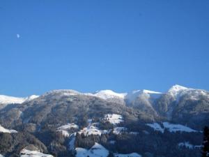 A general mountain view or a mountain view taken from the holiday home