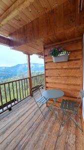 Balkón nebo terasa v ubytování B&B Val Maschi