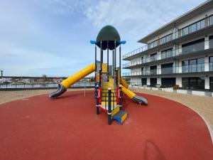 Ο χώρος παιχνιδιού για παιδιά στο Lagomar Lux Family Room Apartamenty & Spa