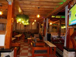 Zdjęcie z galerii obiektu Warmers Hotel Mpala w mieście Entebbe