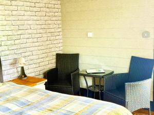 Posezení v ubytování Paulton - Sleeps 2 - PetFriendly - HotTub - Garden