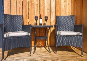 Fotografie z fotogalerie ubytování Paulton - Sleeps 2 - PetFriendly - HotTub - Garden v destinaci Bristol