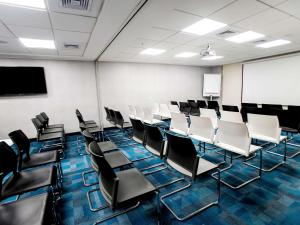 Zona business o sala de conferencias en ibis Styles Lima Benavides Miraflores