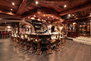 Restoran või mõni muu söögikoht majutusasutuses Resort Hotel Alex Zermatt