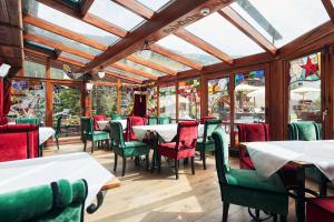 Restoran või mõni muu söögikoht majutusasutuses Resort Hotel Alex Zermatt