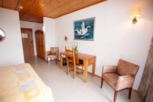 Rooms Haltenegg的休息区