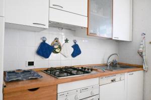 Fotografie z fotogalerie ubytování N300 - Numana, bilocale con patio attrezzato v destinaci Numana