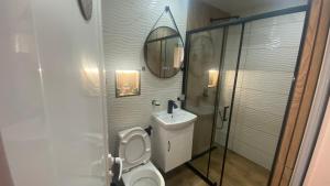 Ένα μπάνιο στο Guest House Simona +38 φωτογραφίες