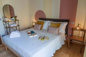 Fotografie z fotogalerie ubytování Apartment in historic villa with pool and Tennis v destinaci Bargni