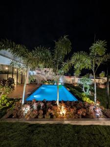 Bazén v ubytování Fiorella Villa-Villa with Pool and Outdoor Bar nebo v jeho okolí