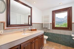 Un baño de Hall of The Mountain Pool - Bunyola
