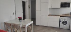 Una cocina o zona de cocina en Apartamento en Salou-Vistas al Mar