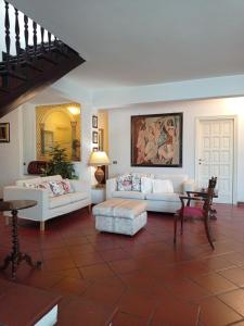 Khu vực ghế ngồi tại Villa Civetta tra Roma e i Castelli Romani