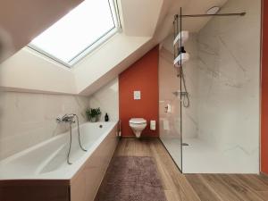 Ένα μπάνιο στο Gîte Au Val de Belvâ +39 φωτογραφίες