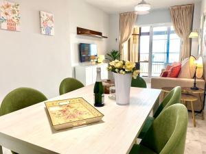 Μια τηλεόραση ή/και κέντρο ψυχαγωγίας στο La Cala Sun Apartment