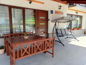 Αίθριο ή υπαίθριος χώρος στο Apartman Thea Gomirje
