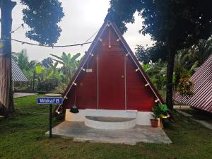 Сад в Warisan Homestay Kampung Chinchin