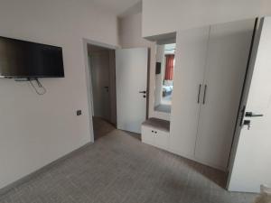 TV a/nebo společenská místnost v ubytování Dastan Hotel Baku