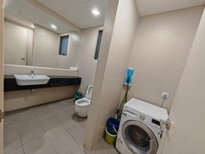 Bilik mandi di Sunway Geo Suites BC0E at Bandar Sunway by Ezprop