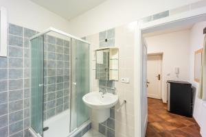 Vannituba majutusasutuses Bezauberndes Gästehaus in Satov +27 fotot