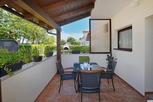 Balkon lub taras w obiekcie Apartmani Irena Arvaj