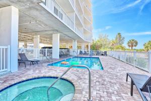 Bazén v ubytování Oceana 203 West nebo v jeho okolí