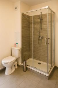 Ένα μπάνιο στο Appartement Cosy Proche Disneyland - tout Confort