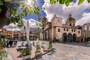 En generel udsigt til bjerge eller udsigt til bjerge taget fra feriehuset