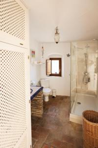 Kupatilo u objektu Casa Las Cuadras - Califa Casas Vejer
