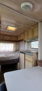 Kuchyň nebo kuchyňský kout v ubytování Caravan Romsicht Sneek