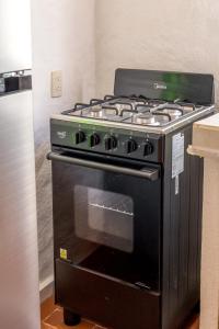 Een keuken of kitchenette bij Apartments Olas Altas Romantic Zone of Puerto Vallarta