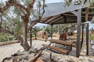 Zahrada ubytování Natura Stone House + 21 fotografií