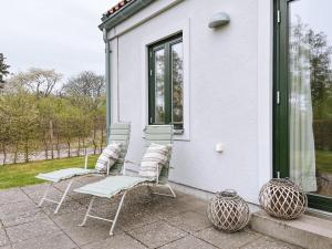 Giardino di Boende med pool och tennisbana i familjevänligt område