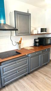 Kuchyň nebo kuchyňský kout v ubytování FLC bail mobilité - T3 2 Rooms - pkg - Terrace - Elevator - 7p