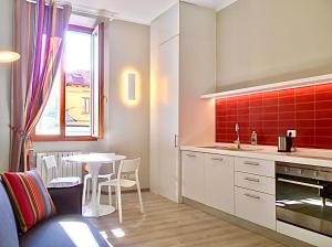 Η κουζίνα ή μικρή κουζίνα στο Casa Vitoria - Como Center Apartment