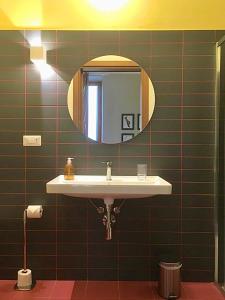 Ένα μπάνιο στο Casa Vitoria - Como Center Apartment