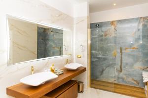 Koupelna v ubytování Golden Palace Luxury Guest House