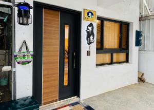 Fotografija u galeriji objekta 芊禹民宿 - 走路就到鐵花村-微光集-觀光夜市 - u gradu Taitung Siti