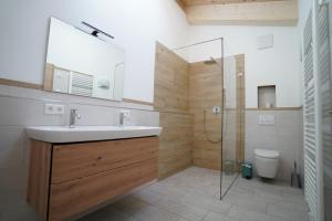 Koupelna v ubytování Bucherhof