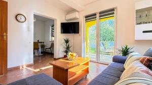 Gambar di galeri bagi Apartments Green View near Porec di Antonci
