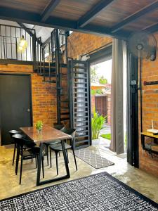 Balkoni atau teres di Kurie Redbrick House