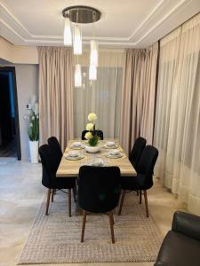 Χώρος καθιστικού στο Urban square - comfortable, sunny, and fully equipped