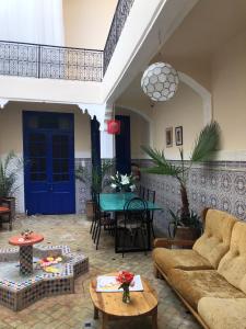 Ruang duduk di Riad Imndi