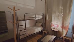 Postel nebo postele na pokoji v ubytování FAKHARA Hostel