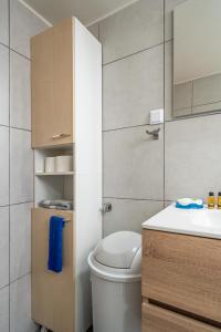 Bilik mandi di Aloe Apartments Sitia