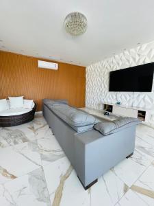 Et tv og/eller underholdning på Casa alto Padrão